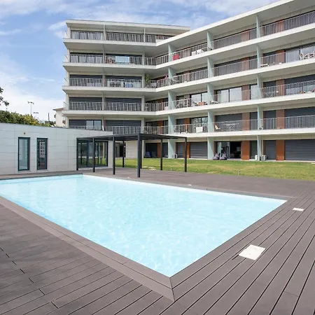 Liiiving In - Dragao Pool View Apartment