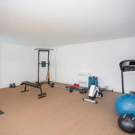 Liiiving In - Dragao Pool View *