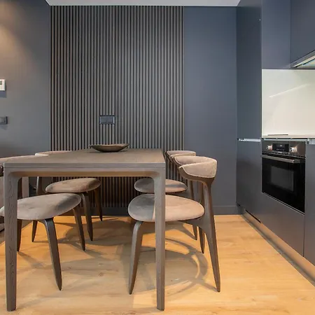 Liiiving In - Dragao Pool View Apartment Porto