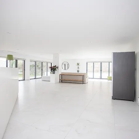 Liiiving In - Dragao Pool View 波尔图