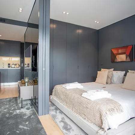 Liiiving In - Dragao Pool View 公寓