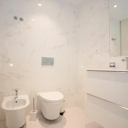 Liiiving In - Dragao Pool View Apartment *