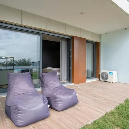 Liiiving In - Dragao Pool View Apartamento