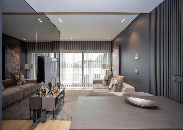 Liiiving In - Dragao Pool View Apartment