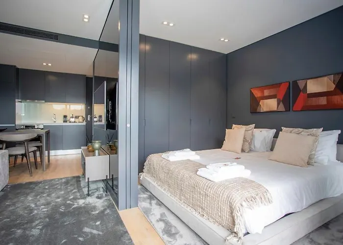 Liiiving In - Dragao Pool View Apartment Porto