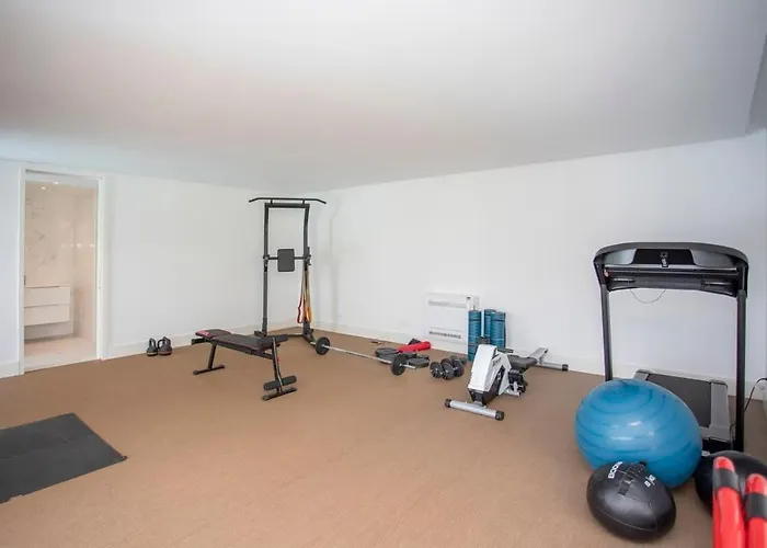 Liiiving In - Dragao Pool View Apartment *