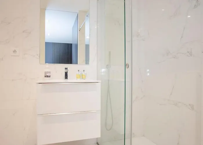 Liiiving In - Dragao Pool View * 波尔图